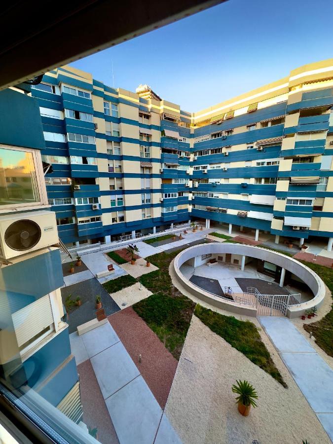 Moderna Habitacion En El Corazon De Alicante Exterior photo
